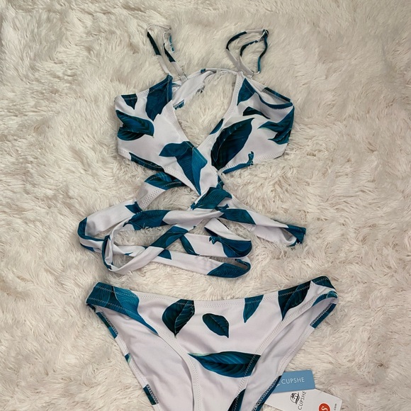 Cupshe White and Green Fresh Leaves Printing Cross Bikini size S - Picture 7 of 8